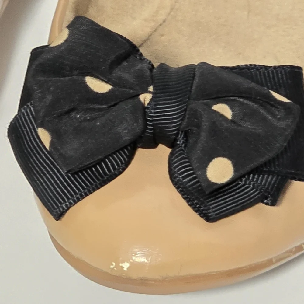 Zara Girls Size 31 Patent Tan Flat Bow Shoes